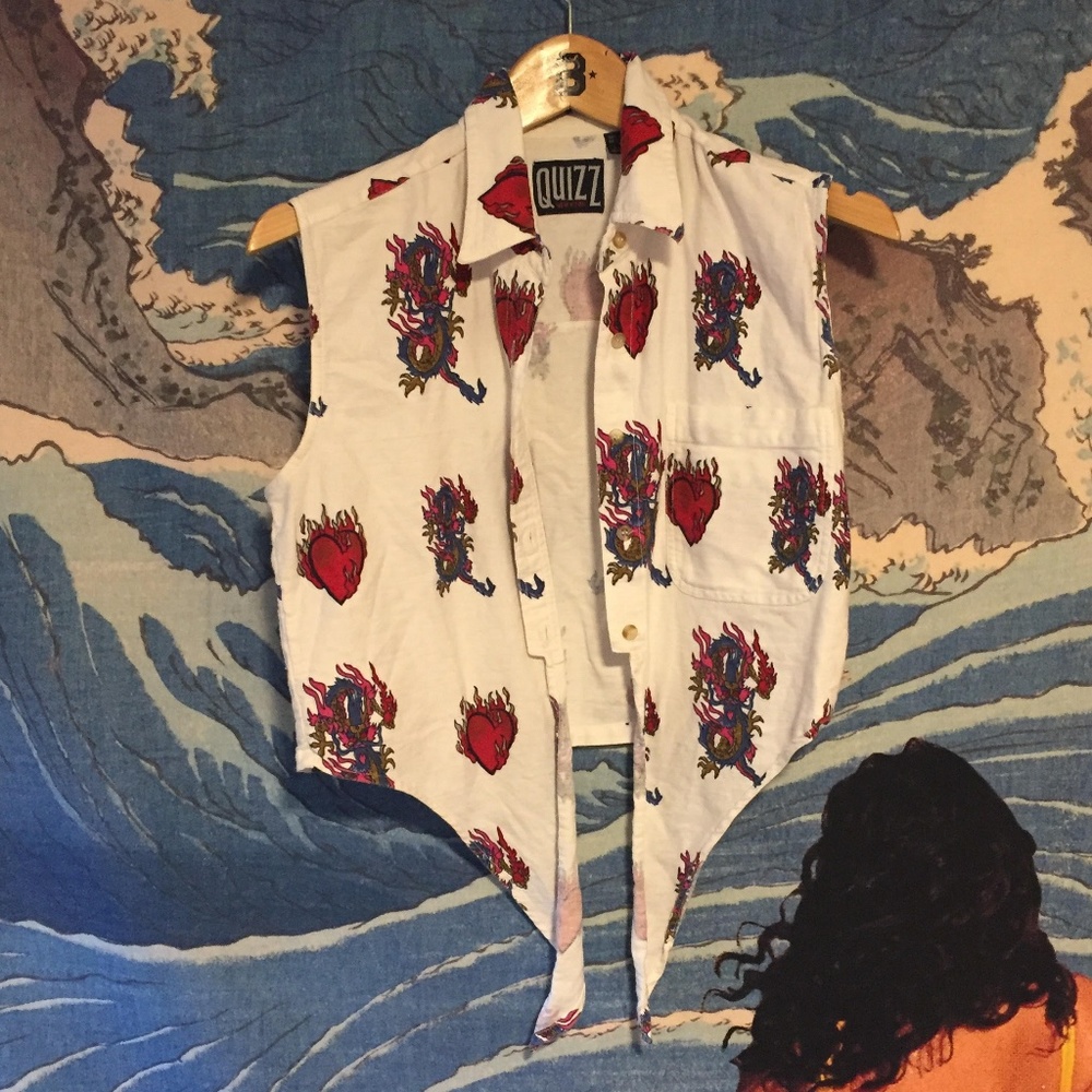 Quizz Vintage Tattoo Pattern Crop Button Down Top